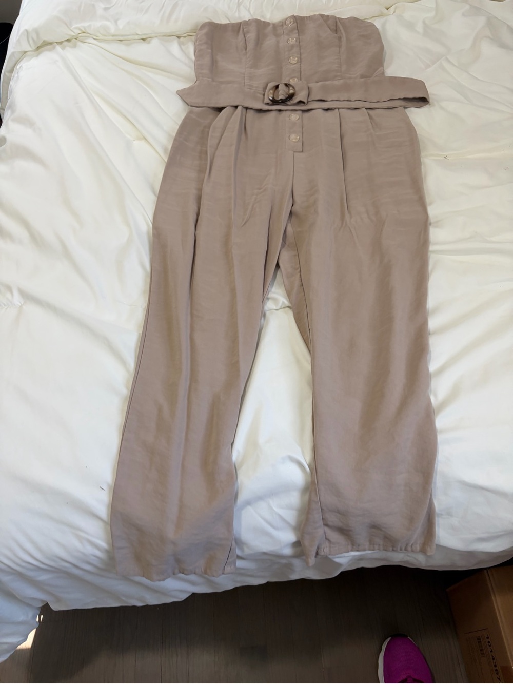 Neutral Beige High-Waist Pleated Men Pants with Belt